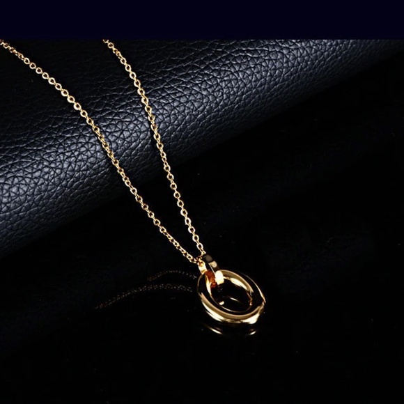 Simple Interlocking Necklace, 18KTGold/Platinum Plated - Picture 6 of 7